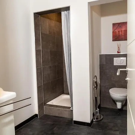 Aparthotel Menden Daire 3*